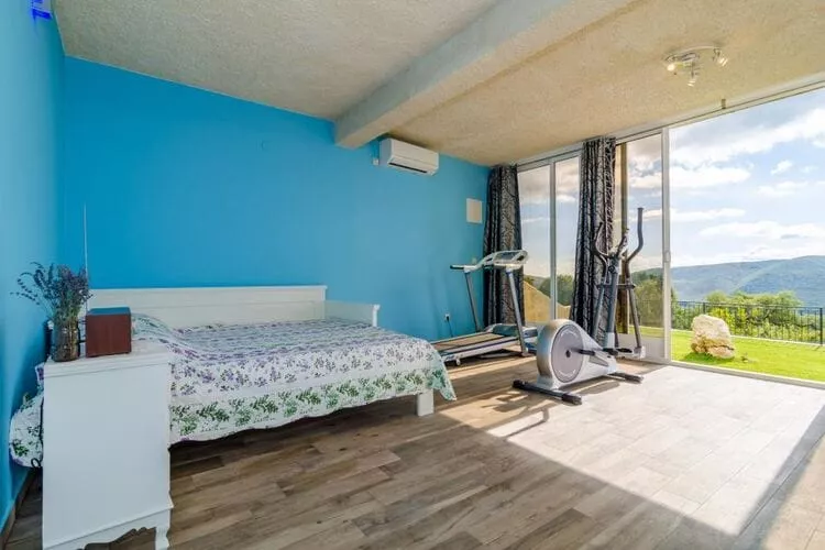 Villa Falcon Rook - Four-Bedroom Villa with Terrace and Swimming Pool-Gym