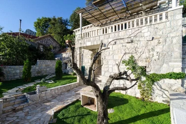 Villa Falcon Rook - Four-Bedroom Villa with Terrace and Swimming Pool-Terrace