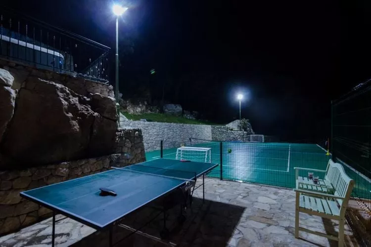 Villa Falcon Rook - Four-Bedroom Villa with Terrace and Swimming Pool-Outdoor
