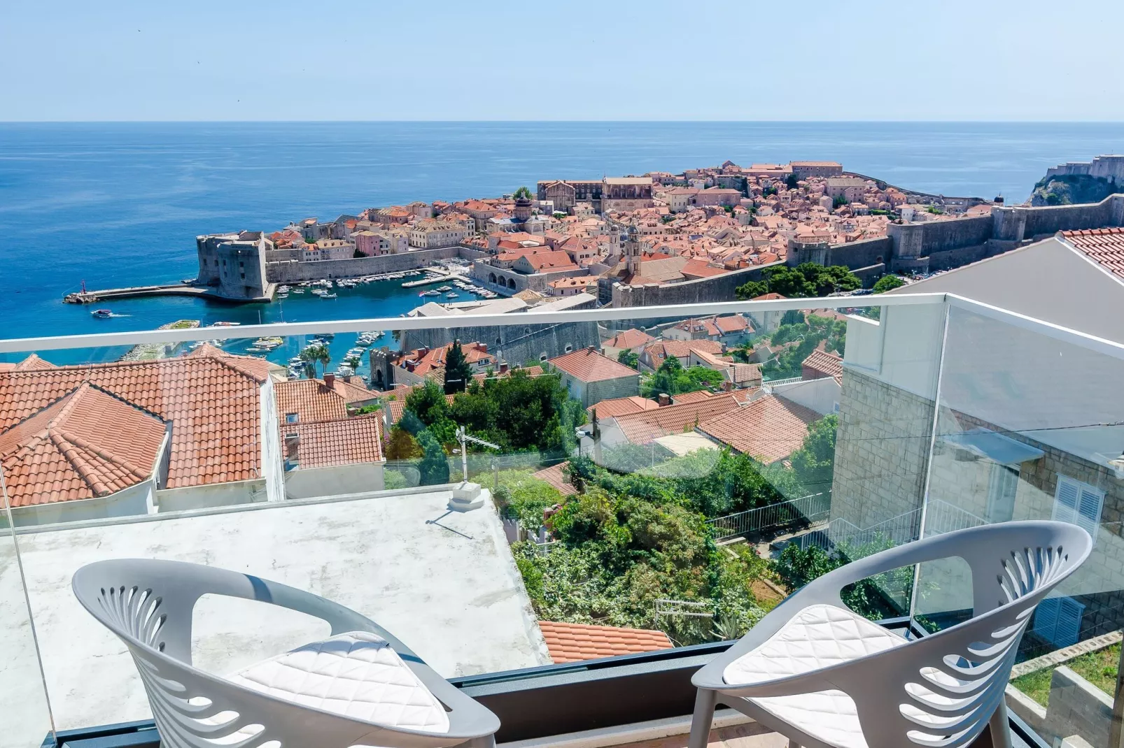 Apartments Isabora - Comfort Three-Bedroom Apartment with Balcony and Sea View (Second Floor)-Terrace balcony