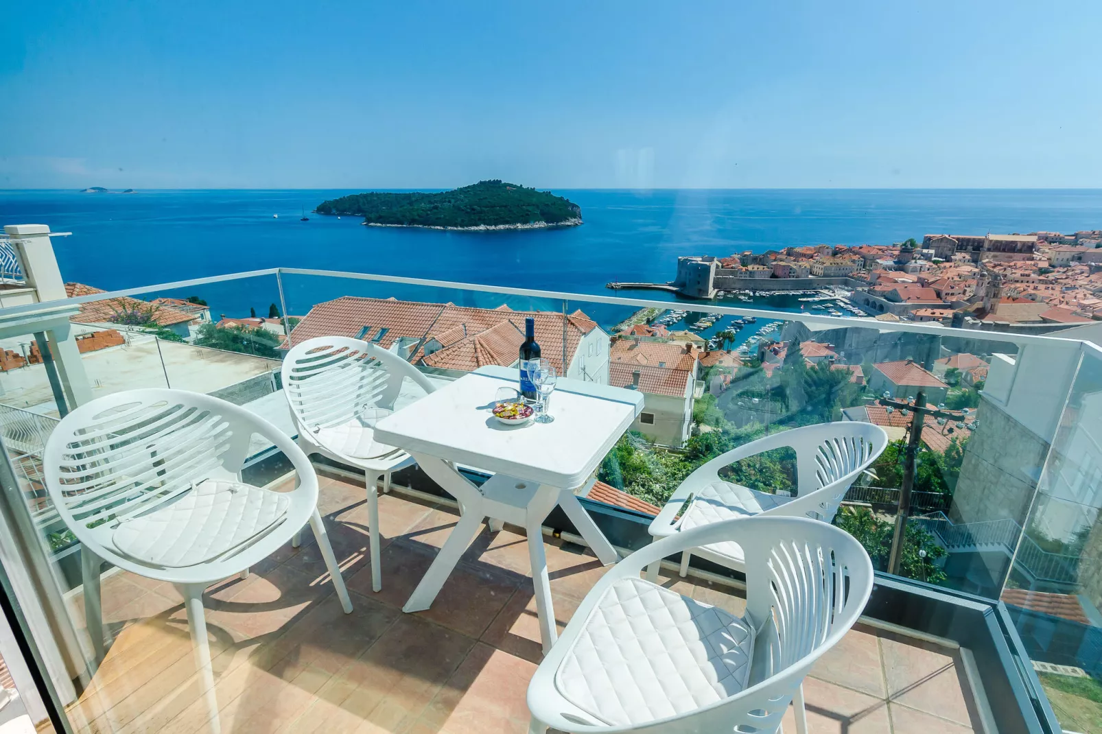 Apartments Isabora - Comfort Three-Bedroom Apartment with Balcony and Sea View (Second Floor)-Terrace balcony