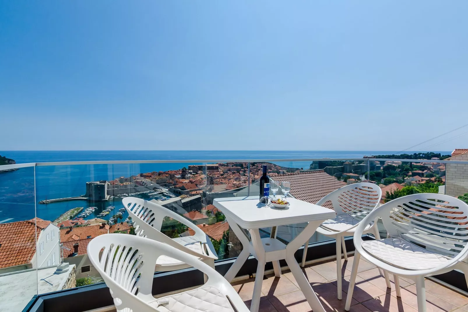 Apartments Isabora - Comfort Three-Bedroom Apartment with Balcony and Sea View (Second Floor)-Terrace balcony