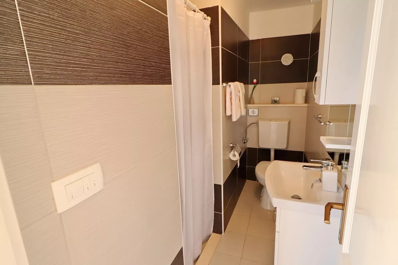 Villa Ivana - Three-Bedroom Villa with Private Pool-Bathroom