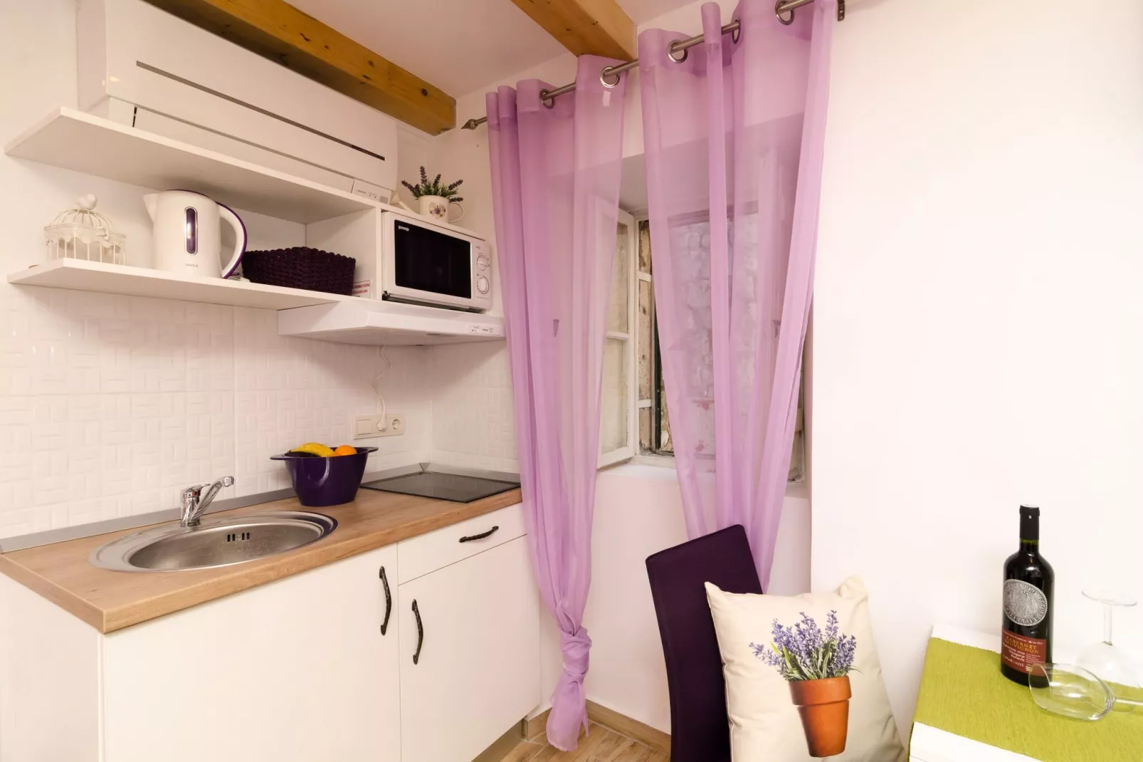Lavender Garden Apartments - Studio Apartment (Ground floor) - APT 1-Kitchen