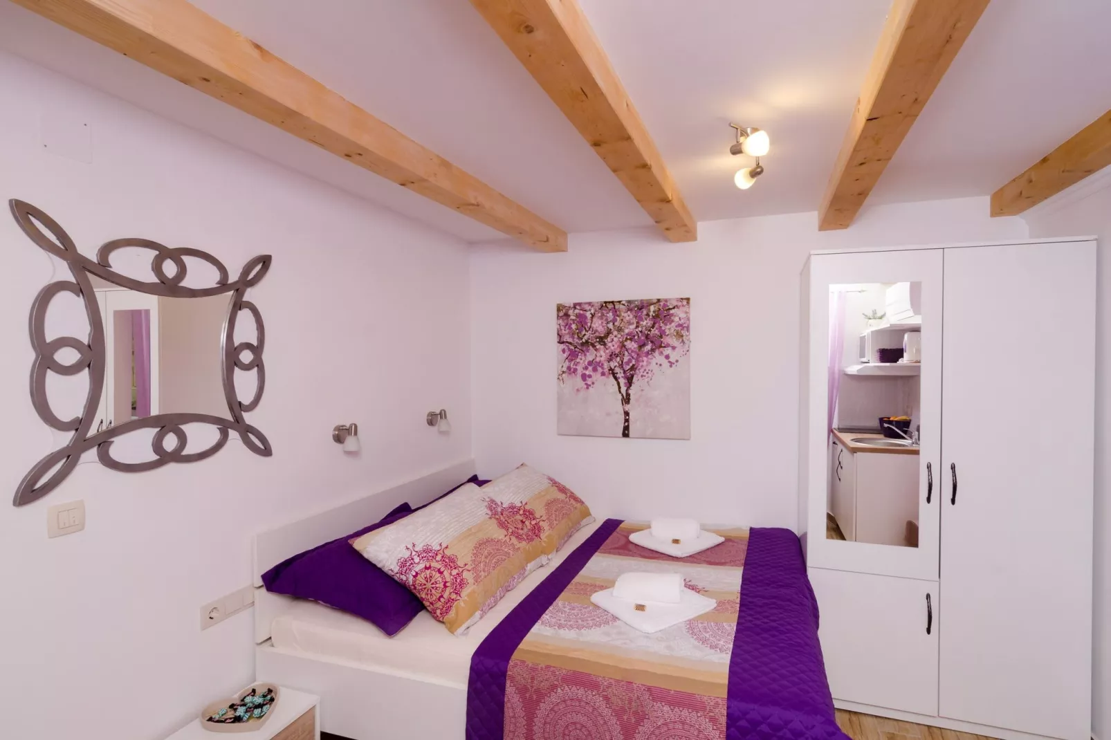 Lavender Garden Apartments - Studio Apartment (Ground floor) - APT 1-Bedroom