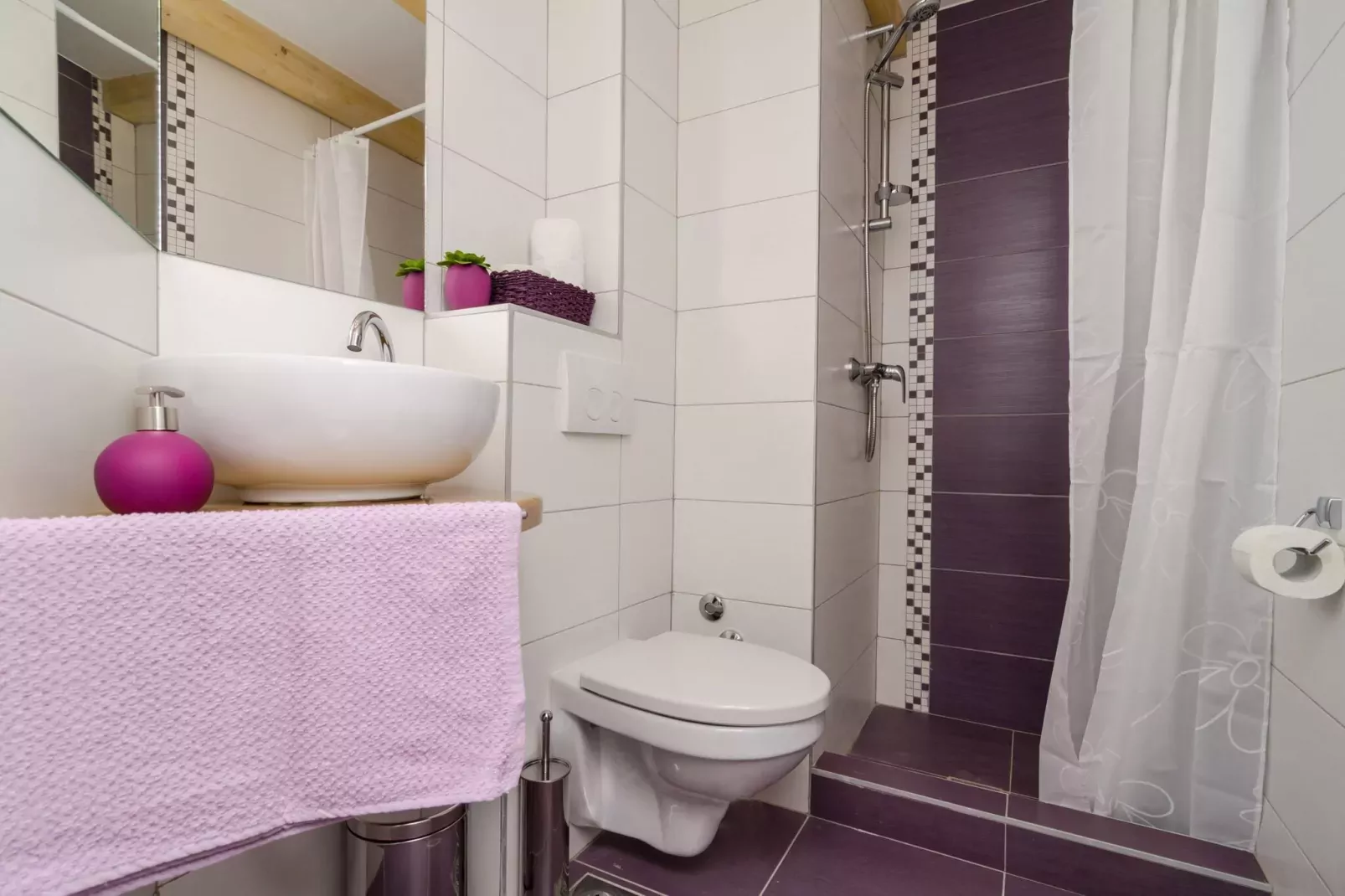 Lavender Garden Apartments - Studio Apartment (Ground floor) - APT 1-Bathroom