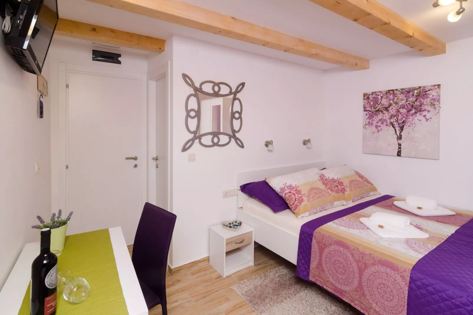 Lavender Garden Apartments - Studio Apartment (Ground floor) - APT 1-Indoor
