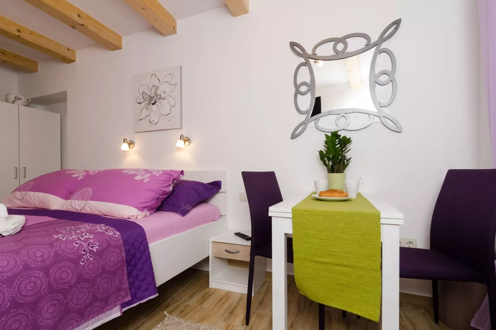 Lavender Garden Apartments - Studio Apartment (First Floor) - APT 3-Indoor