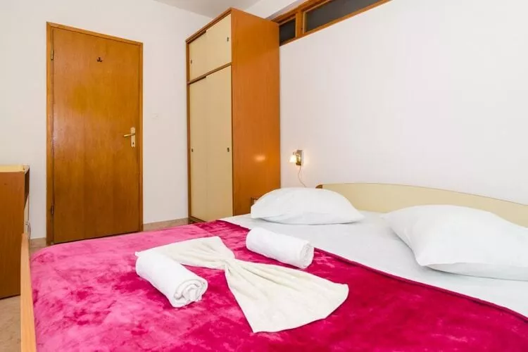 Apartments Villa Dingač-Borak - Two Bedroom Apartment with Terrace No. 1-Chambre