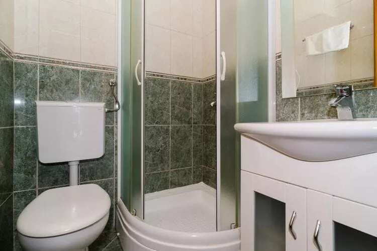 Apartments Villa Dingač-Borak - Two Bedroom Apartment with Terrace No. 1-Salle de bain