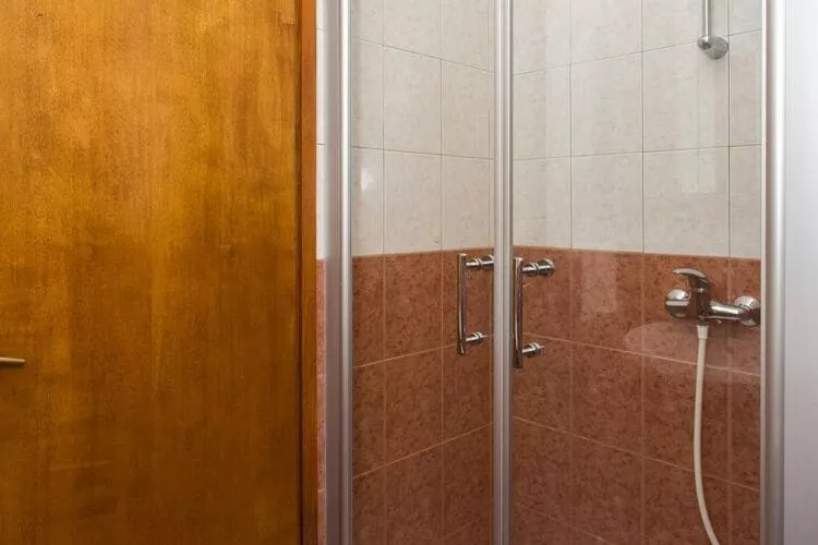Apartments Villa Dingač-Borak - Standard Two Bedroom Apartment with Balcony No. 5-Bathroom