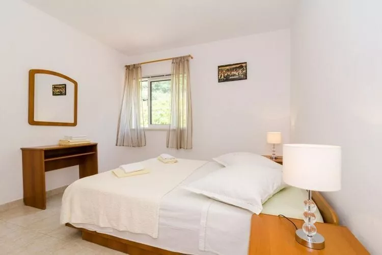 Apartments Villa Dingač-Borak - Comfort Two Bedroom Apartment with Balcony No.6-Chambre