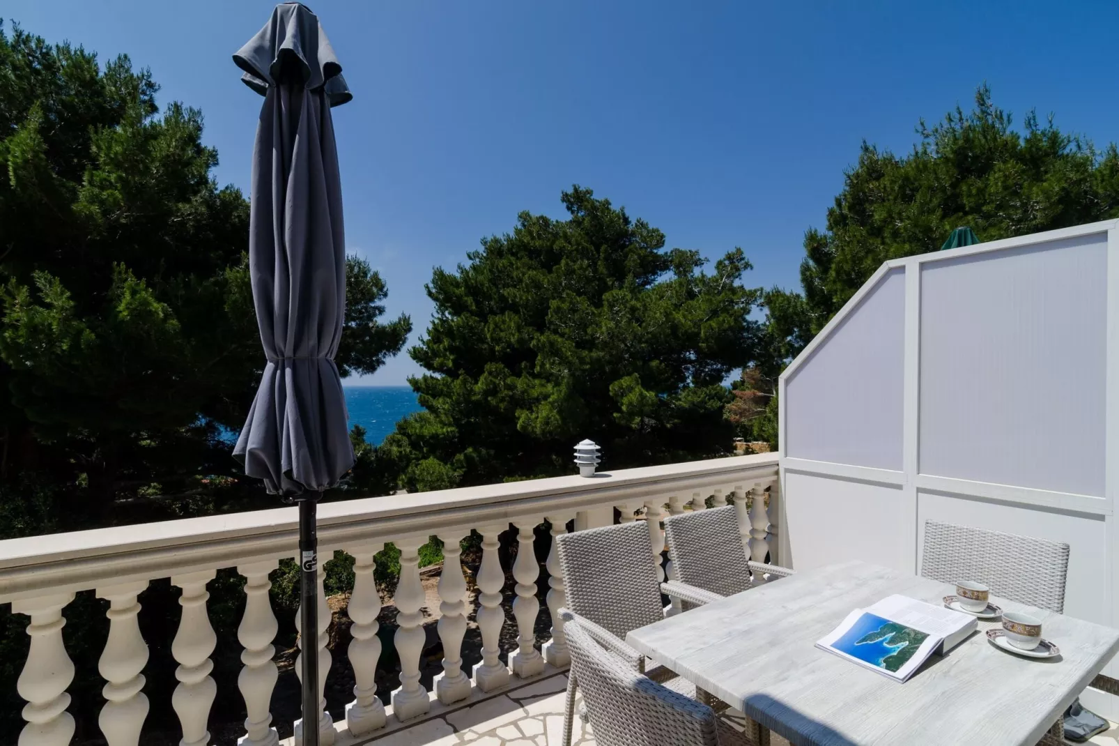 Apartments Villa Dingač-Borak - Comfort Two Bedroom Apartment with Balcony No.6-Terrasse / balcon