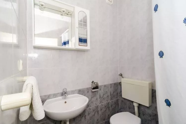 Apartments Villa Dingač- Borak - Standard One Bedroom Apartment with Balcony and Sea View No. 3-Badezimmer
