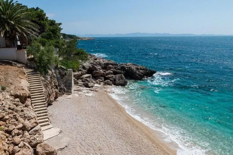 Apartments Villa Dingač- Borak - Standard One Bedroom Apartment with Balcony and Sea View No. 3-Ambiente