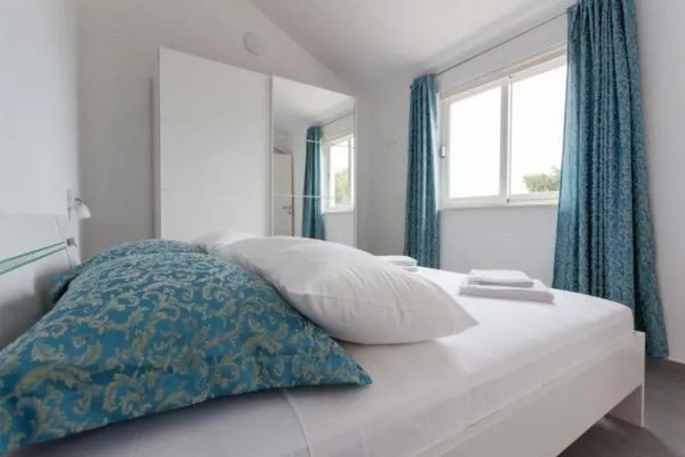 Apartments Villa Dingač - Borak - Two Bedroom Apartment with Balcony and Sea View (Silver)-Chambre