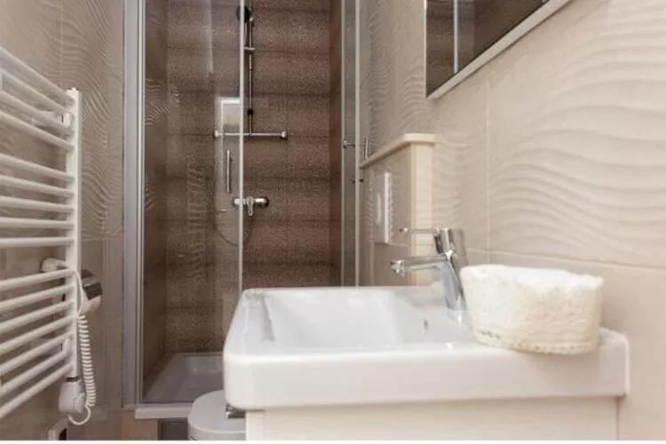 Apartments Villa Dingač - Borak -Standard Two Bedroom Apartment with Balcony and Sea View (Gold)-Salle de bain