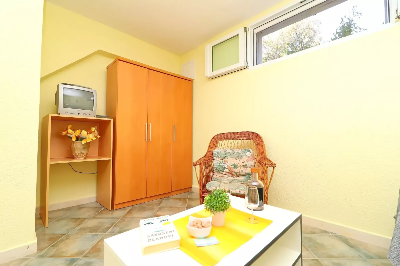 Apartments Stipo - Comfort One Bedroom Apartment with Terrace and Sea View (A1)-Wohnzimmer