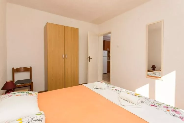 Apartments Stipo - Comfort Two Bedroom Apartment with Balcony and Sea View (A2)-Chambre