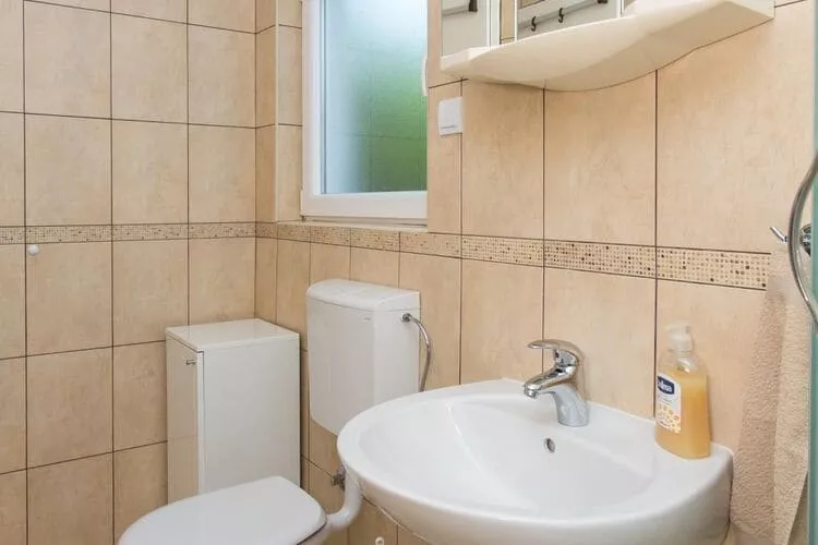 Apartments Stipo - Comfort Two Bedroom Apartment with Balcony and Sea View (A2)-Salle de bain