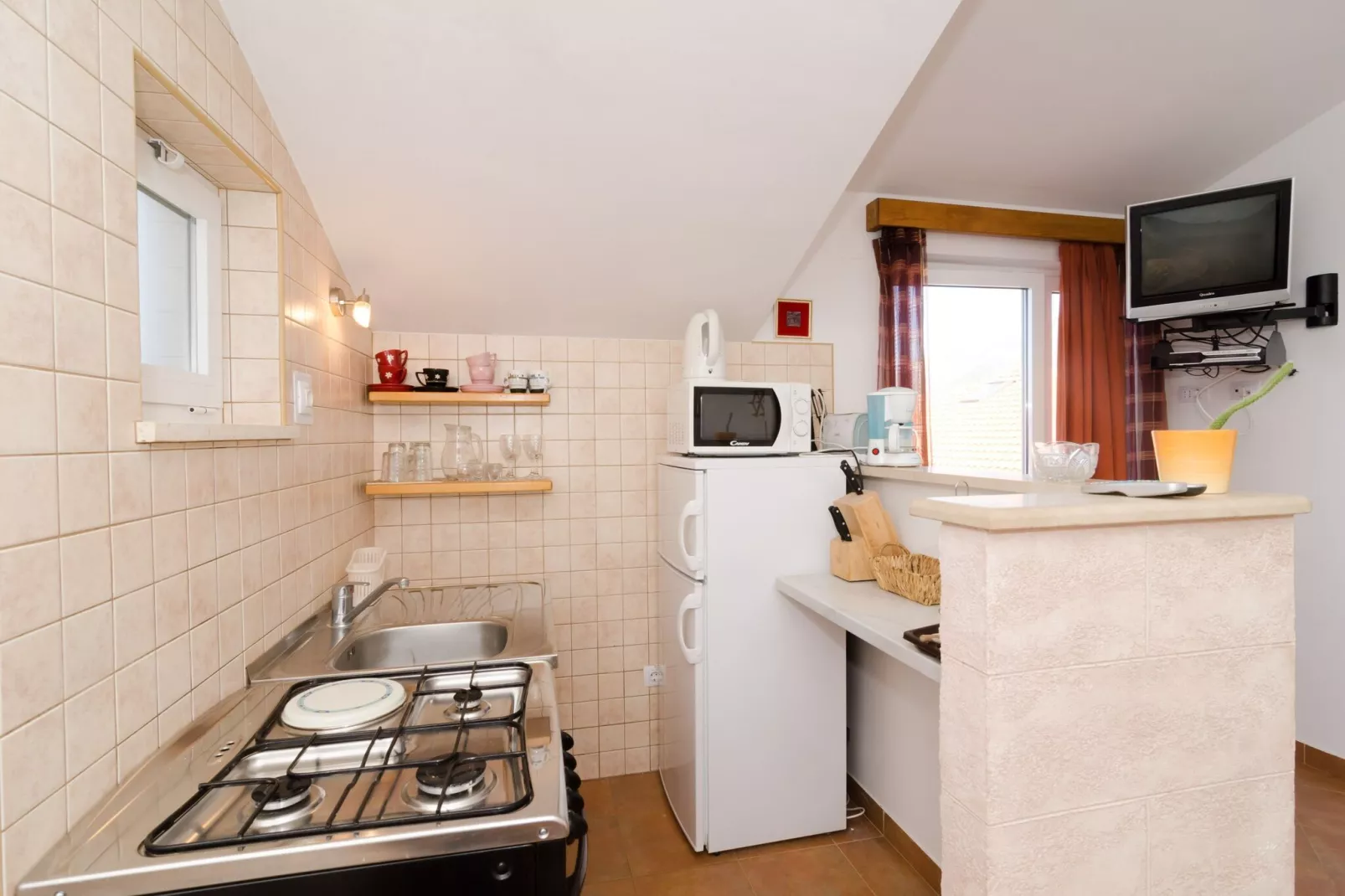 Apartments Senjo - One Bedroom Apartment with Balcony with Sea View (Apartman 1)-Cuisine
