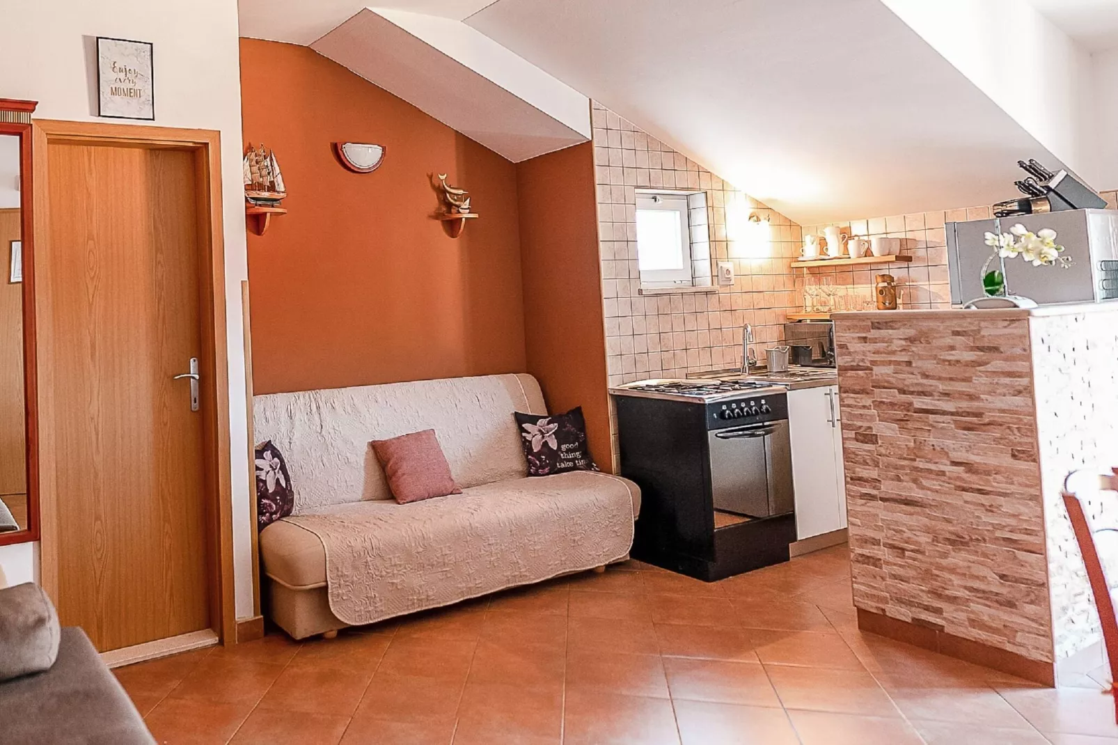 Apartments Senjo - One Bedroom Apartment with Balcony with Sea View (Apartman 1)-Salon