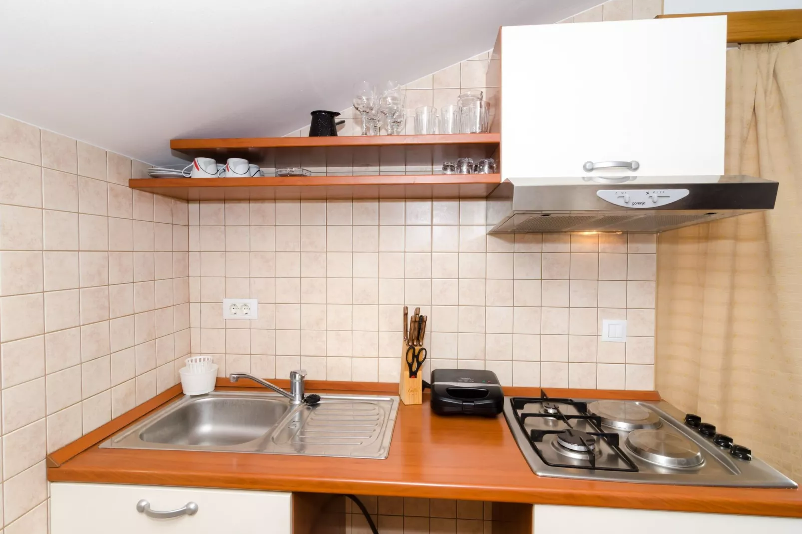 Apartments Senjo - One Bedroom Apartment with Balcony and Side Sea View (Apartman 6)-Cuisine