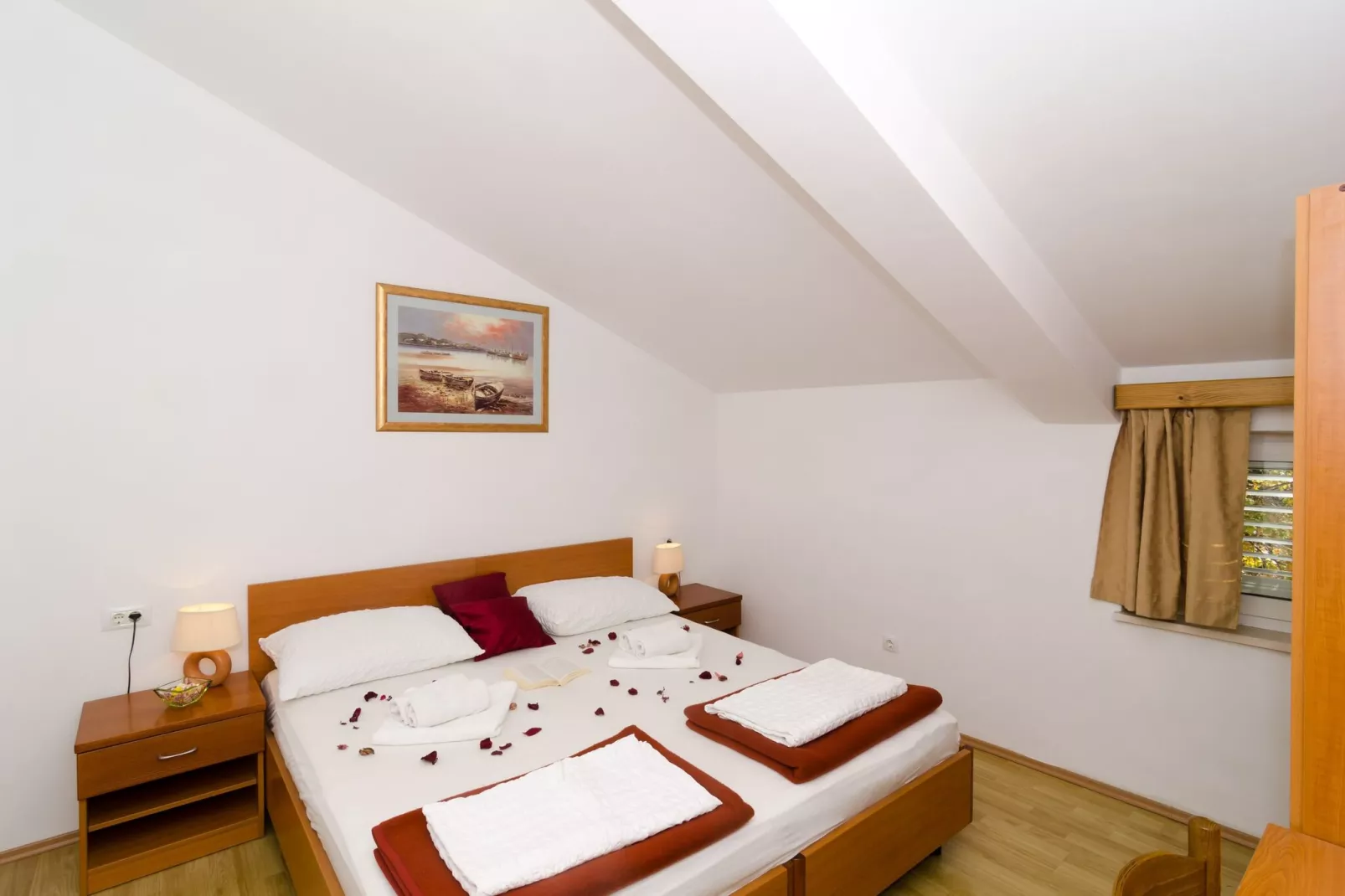 Apartments Senjo - One Bedroom Apartment with Balcony and Side Sea View (Apartman 6)-Chambre
