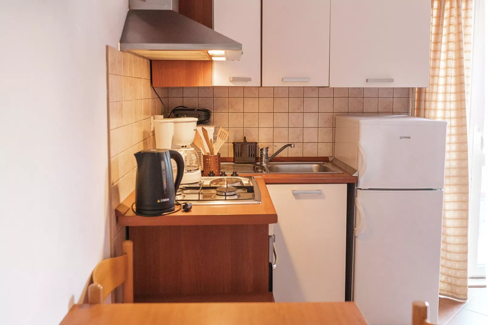 Apartments Senjo - Studio Apartment with Balcony and Garden View (Apartman 5)-Cuisine