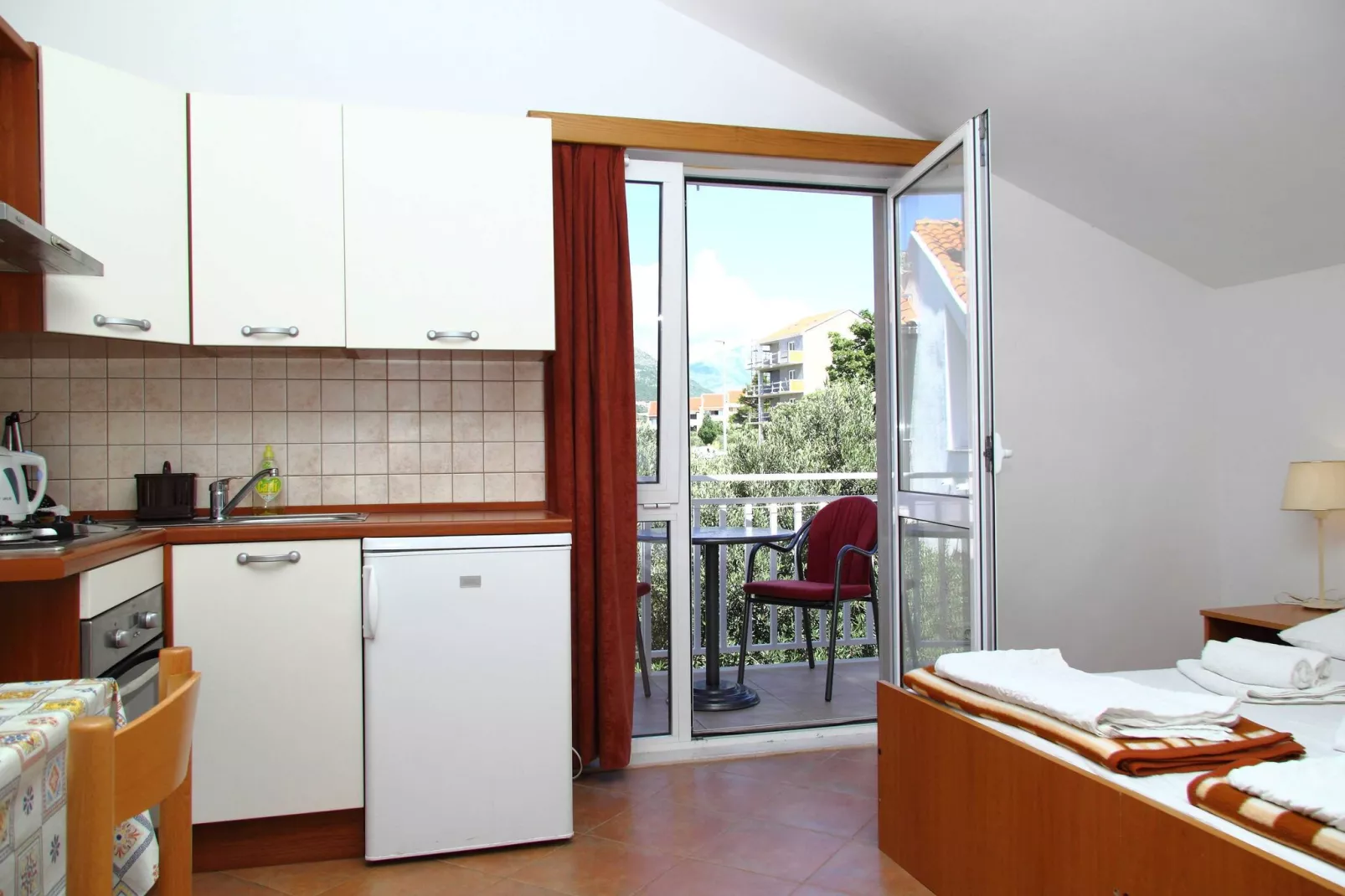 Apartments Senjo - Studio Apartment with Balcony and Garden View (Apartman 5)-Chambre