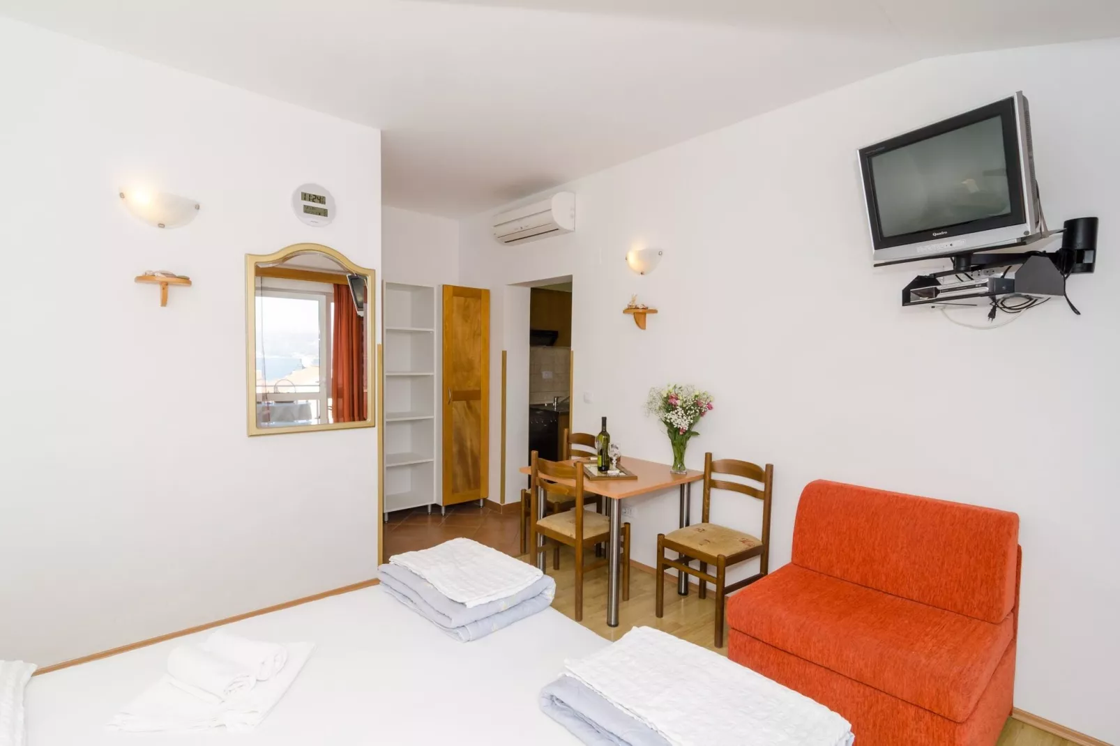 Apartments Senjo - Studio Apartment with Balcony and Sea View (Apartman 2)-Chambre