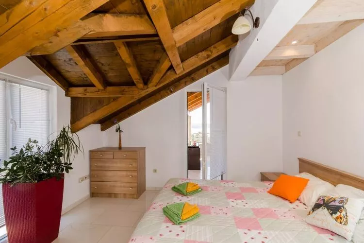 Villa Avoca - Four Bedroom Villa with Swimming Pool-Bedroom