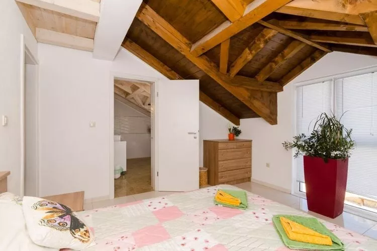 Villa Avoca - Four Bedroom Villa with Swimming Pool-Bedroom