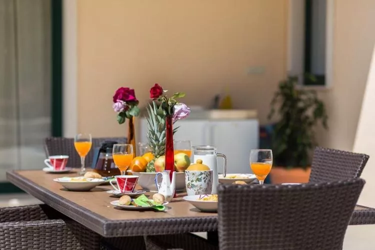 Villa Avoca - Four Bedroom Villa with Swimming Pool-Terrace balcony
