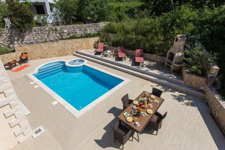 Villa Avoca - Four Bedroom Villa with Swimming Pool-Pool