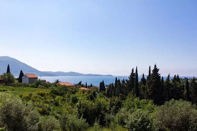 Villa Avoca - Four Bedroom Villa with Swimming Pool-View