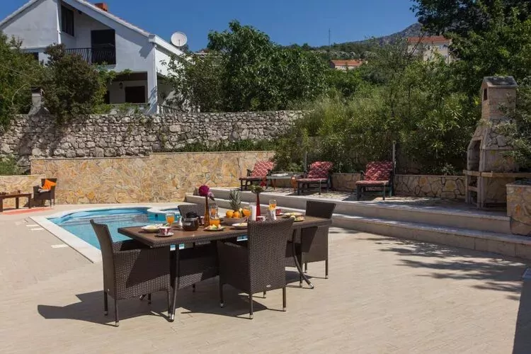 Villa Avoca - Four Bedroom Villa with Swimming Pool-Terrace