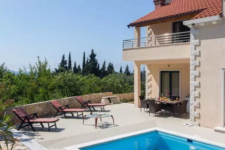 Villa Avoca - Four Bedroom Villa with Swimming Pool-Outdoor