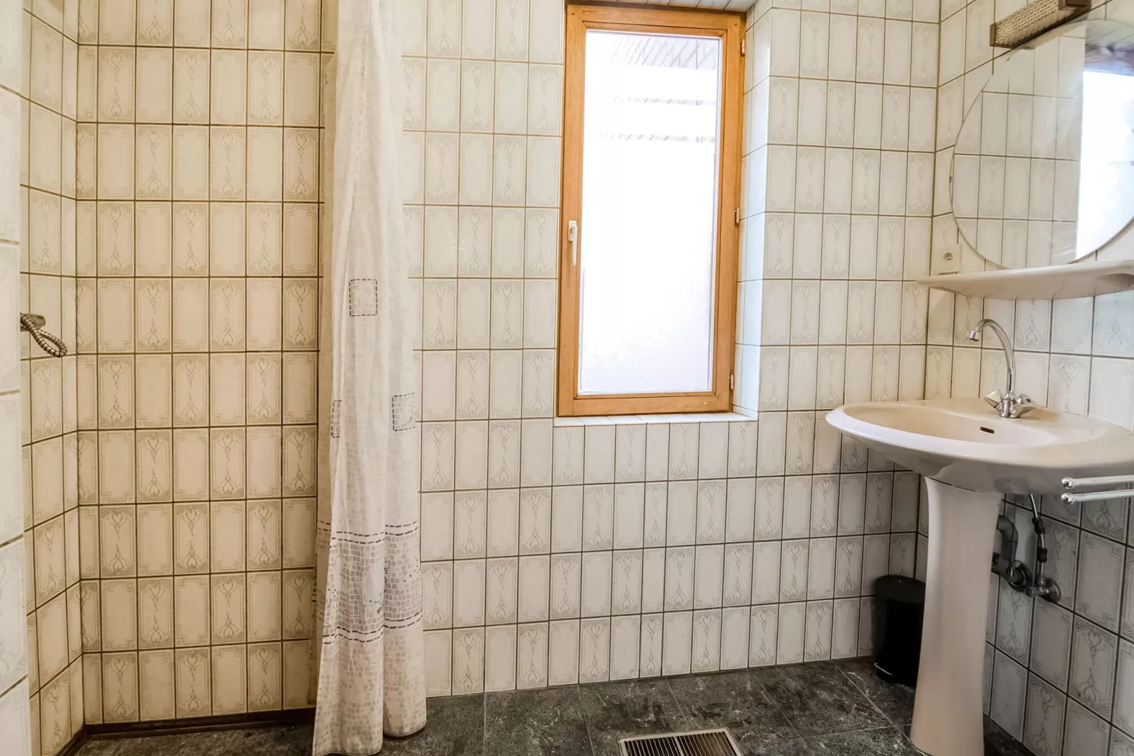 Grusone 53-Bathroom