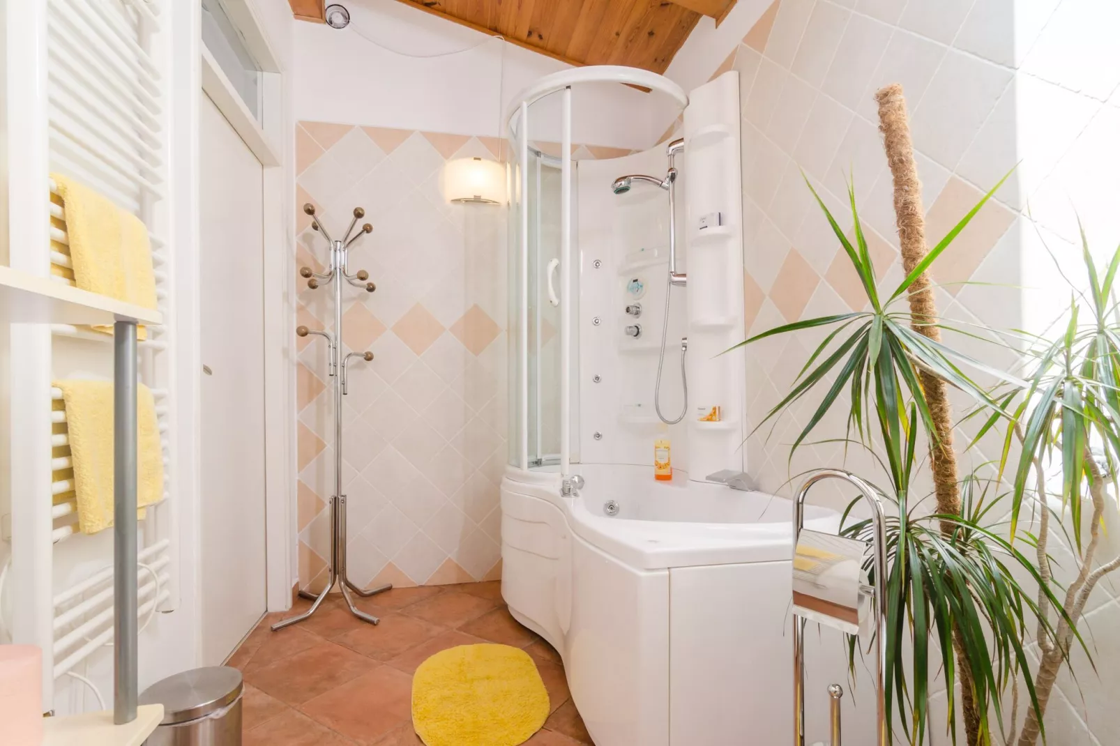 Villa Gemma - Four Bedroom Villa with Terrace and Swimming Pool-Bathroom