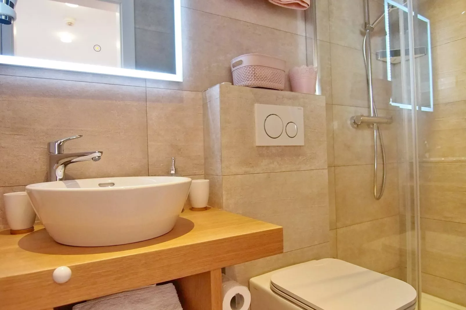 Apartment & Rooms Ivušić - Double Room with Sea View-Bathroom