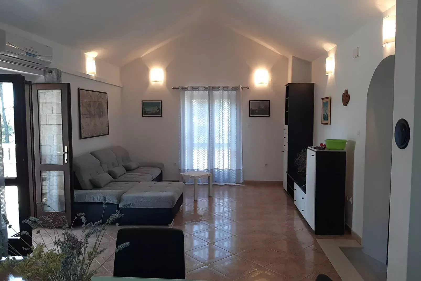 Apartment Bruna - Two Bedroom Apartment with Terrace-Salon