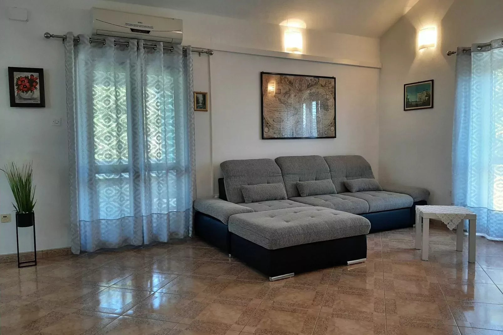 Apartment Bruna - Two Bedroom Apartment with Terrace-Salon