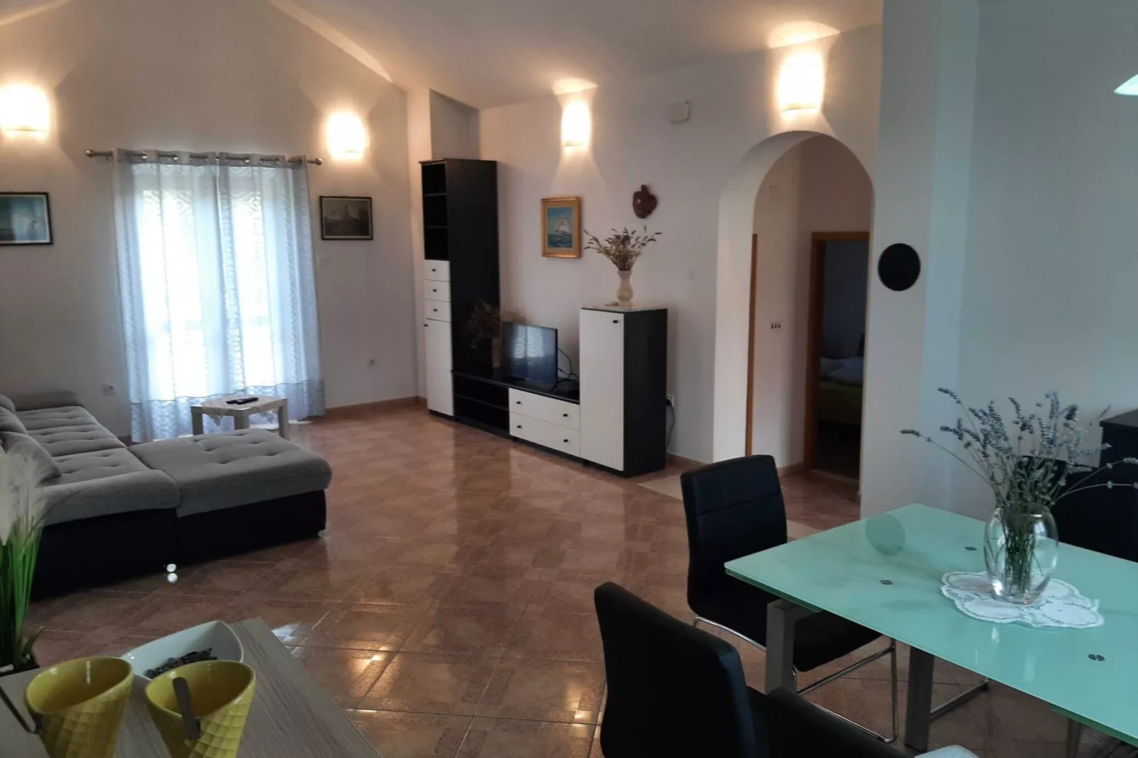 Apartment Bruna - Two Bedroom Apartment with Terrace-Salon
