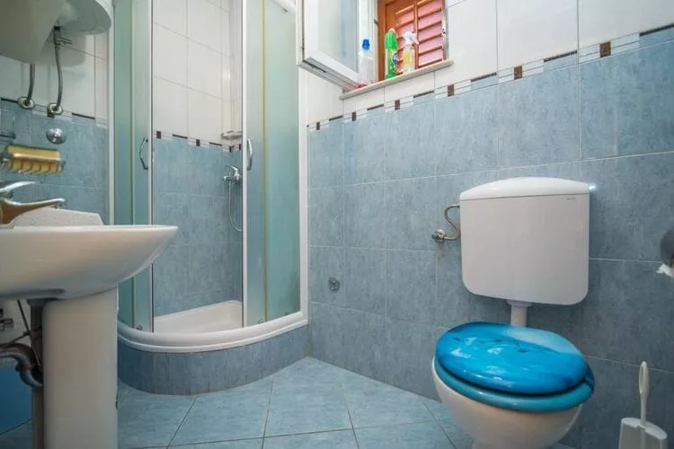 Apartments Longo - One Bedroom Apartment with Terrace, A2 - (ST)-Bathroom