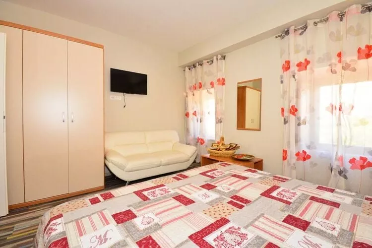 Holiday Home Belmondo- Three Bedroom Home with Terrace and Private Pool (A6)-Bedroom