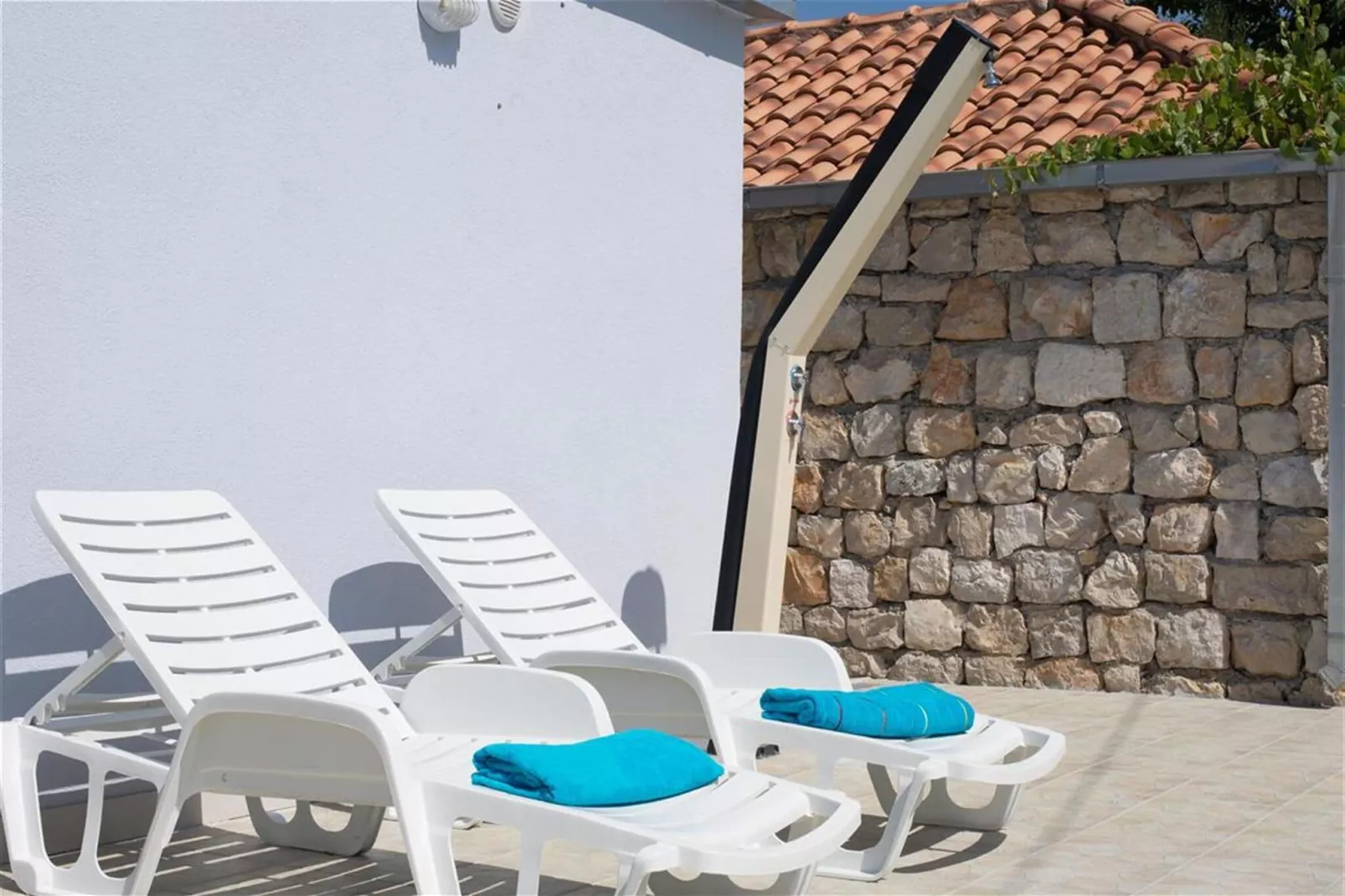 Holiday Home Belmondo- Three Bedroom Home with Terrace and Private Pool (A6)-Terrace
