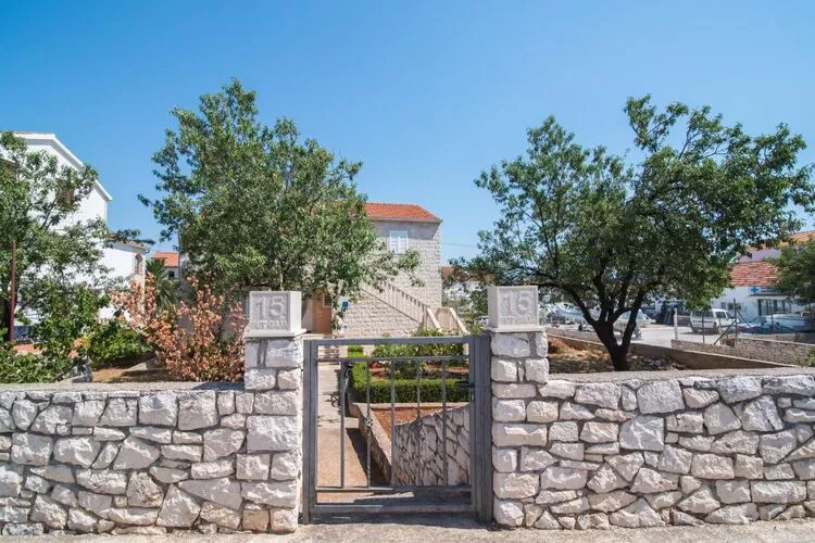 Apartments Batinic - One Bedroom Apartment with Terrace (ST)-Extérieur