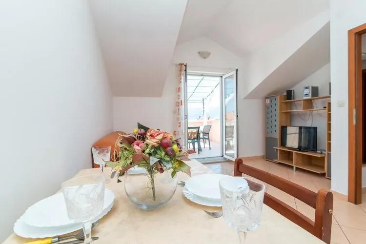 Apartments Batinic - Two Bedroom Apartment with Terrace and Sea View (ST)-Dining room