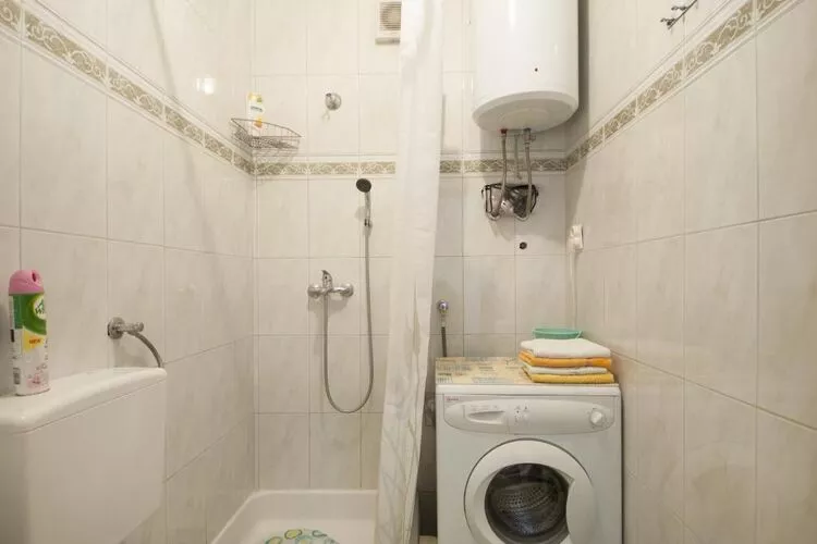 Apartments Mira -One Bedroom Apartment with Terrace and Sea View(A1)-Bathroom